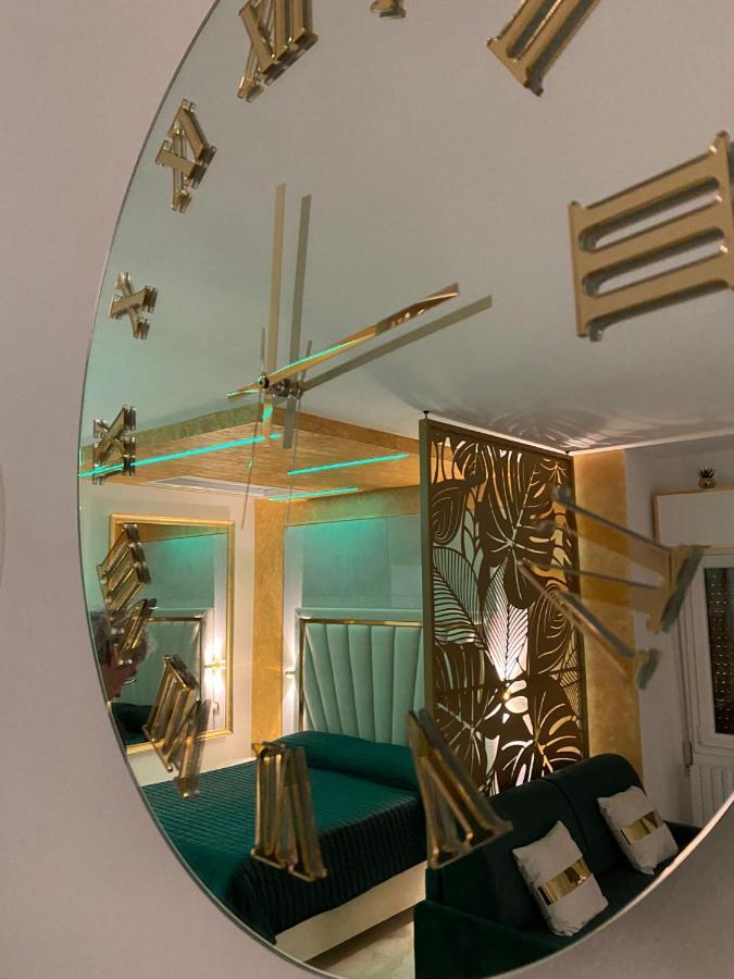 Fashion Apartment Gold Bologna With Jacuzzi & Car Garage エクステリア 写真