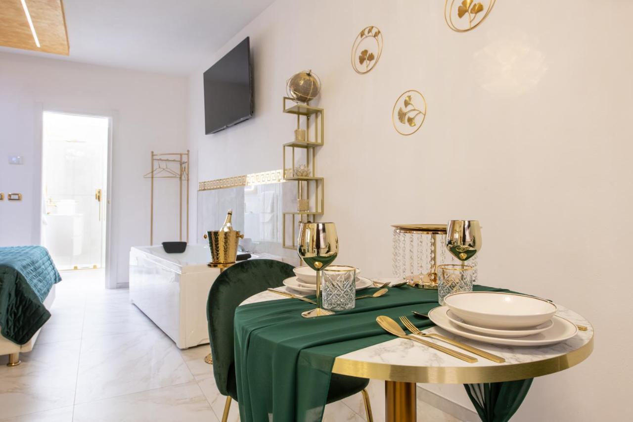 Fashion Apartment Gold Bologna With Jacuzzi & Car Garage エクステリア 写真