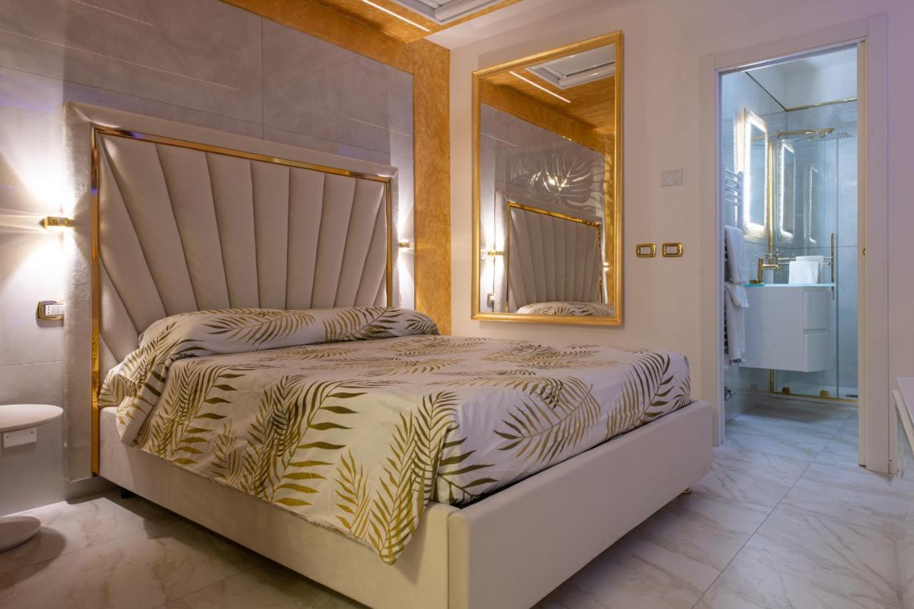 Fashion Apartment Gold Bologna With Jacuzzi & Car Garage エクステリア 写真