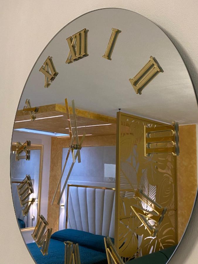 Fashion Apartment Gold Bologna With Jacuzzi & Car Garage エクステリア 写真