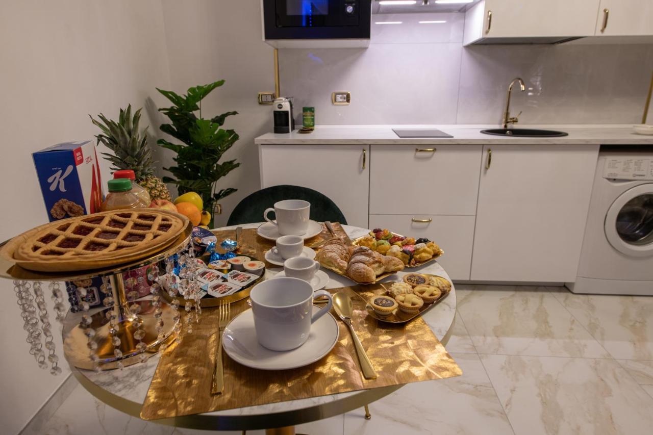 Fashion Apartment Gold Bologna With Jacuzzi & Car Garage エクステリア 写真
