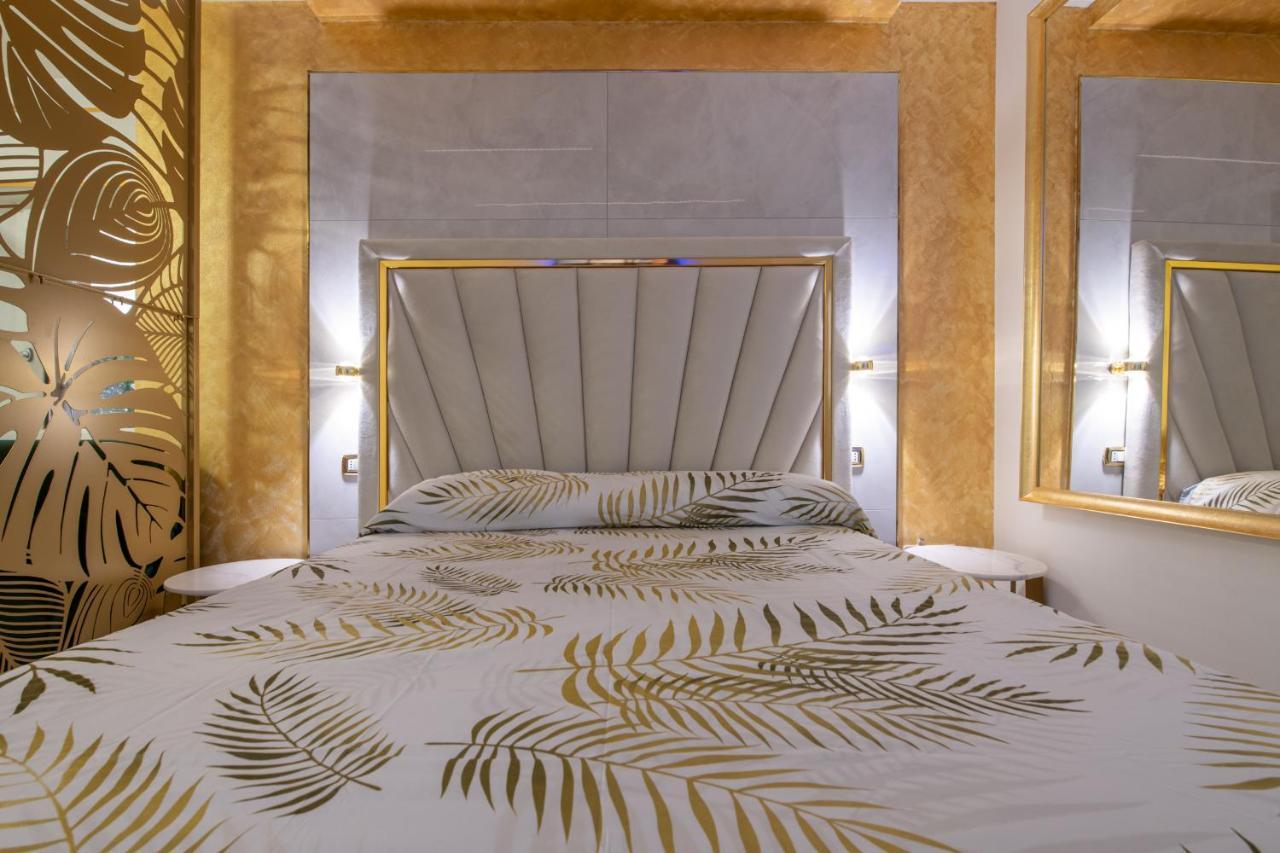 Fashion Apartment Gold Bologna With Jacuzzi & Car Garage エクステリア 写真