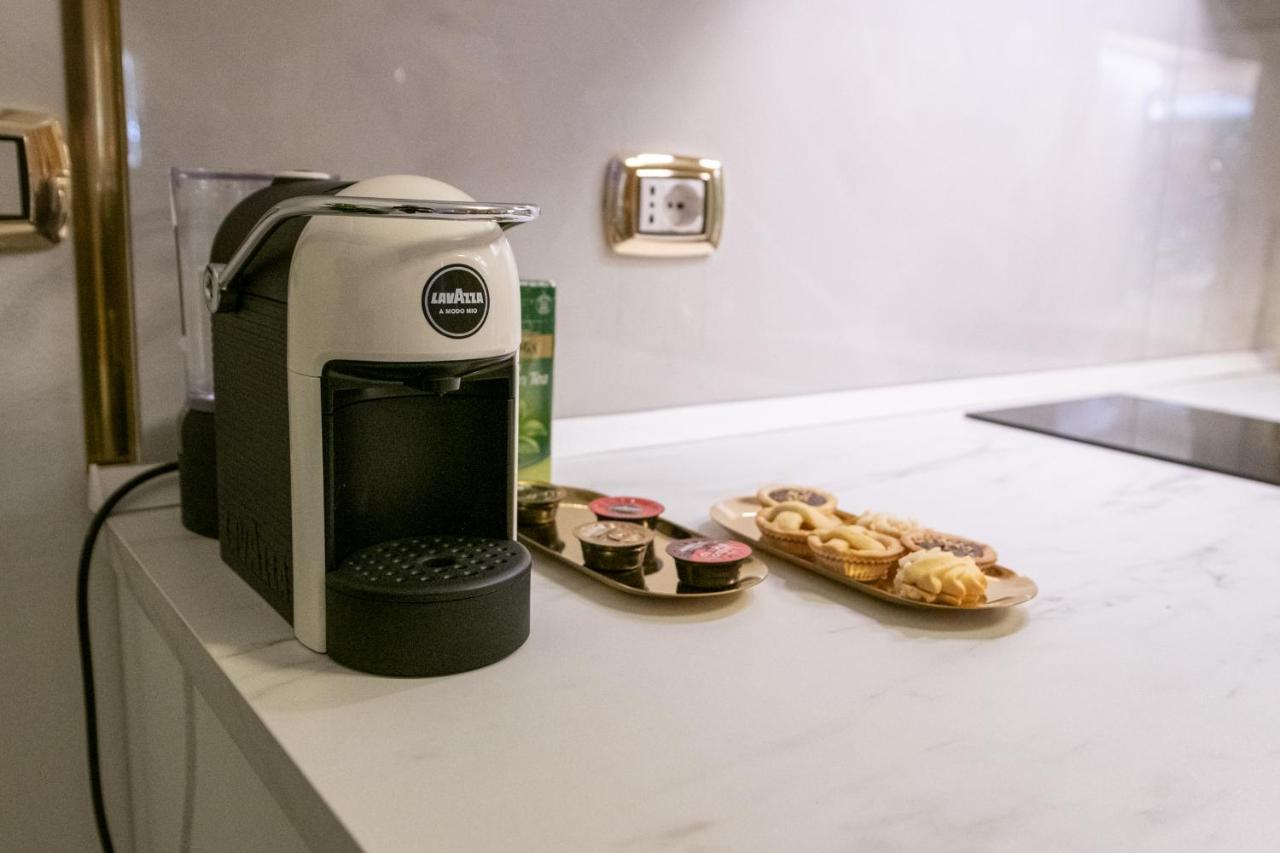 Fashion Apartment Gold Bologna With Jacuzzi & Car Garage エクステリア 写真
