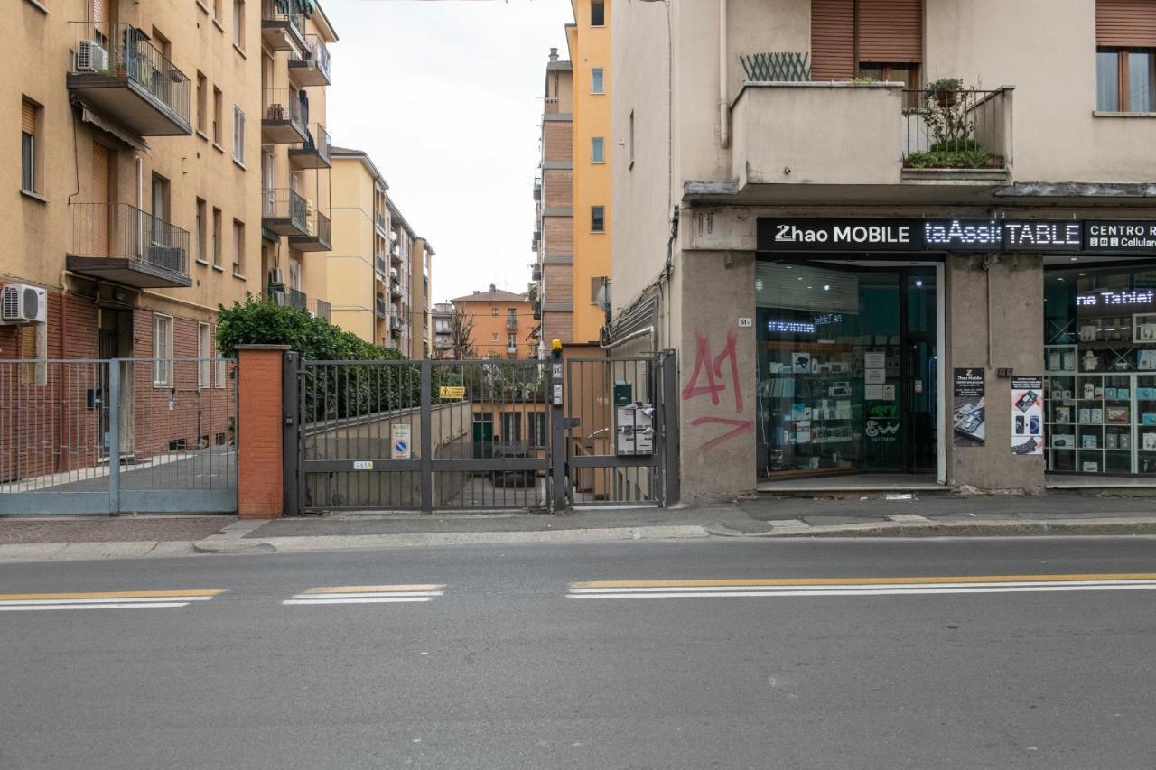 Fashion Apartment Gold Bologna With Jacuzzi & Car Garage エクステリア 写真