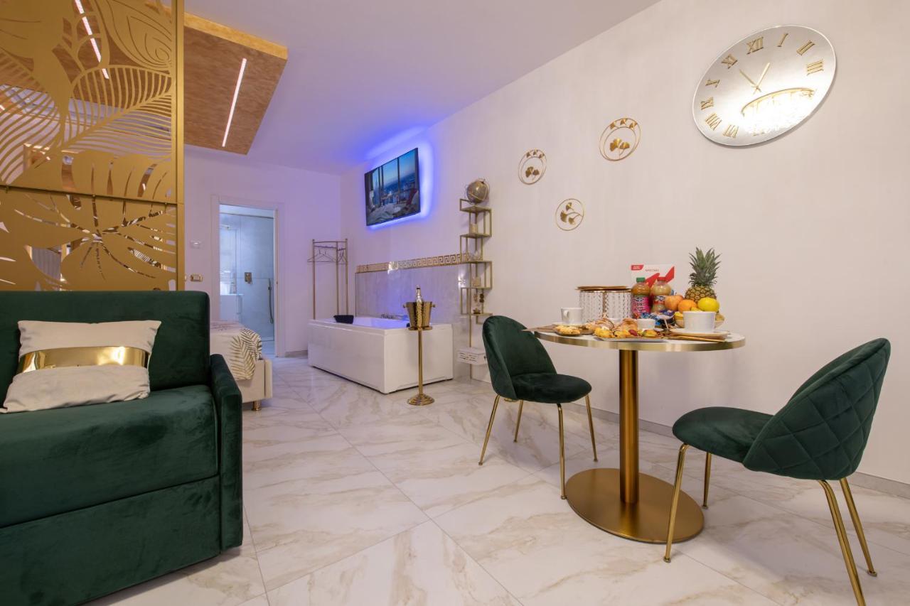 Fashion Apartment Gold Bologna With Jacuzzi & Car Garage エクステリア 写真