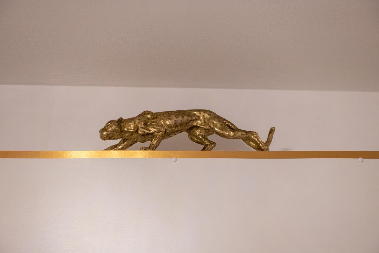 Fashion Apartment Gold Bologna With Jacuzzi & Car Garage エクステリア 写真