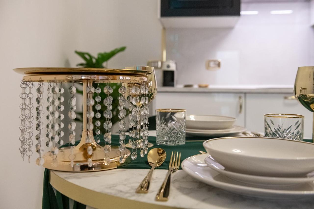 Fashion Apartment Gold Bologna With Jacuzzi & Car Garage エクステリア 写真