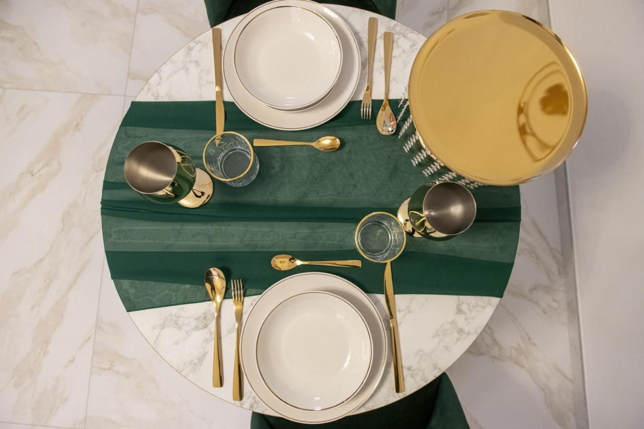 Fashion Apartment Gold Bologna With Jacuzzi & Car Garage エクステリア 写真
