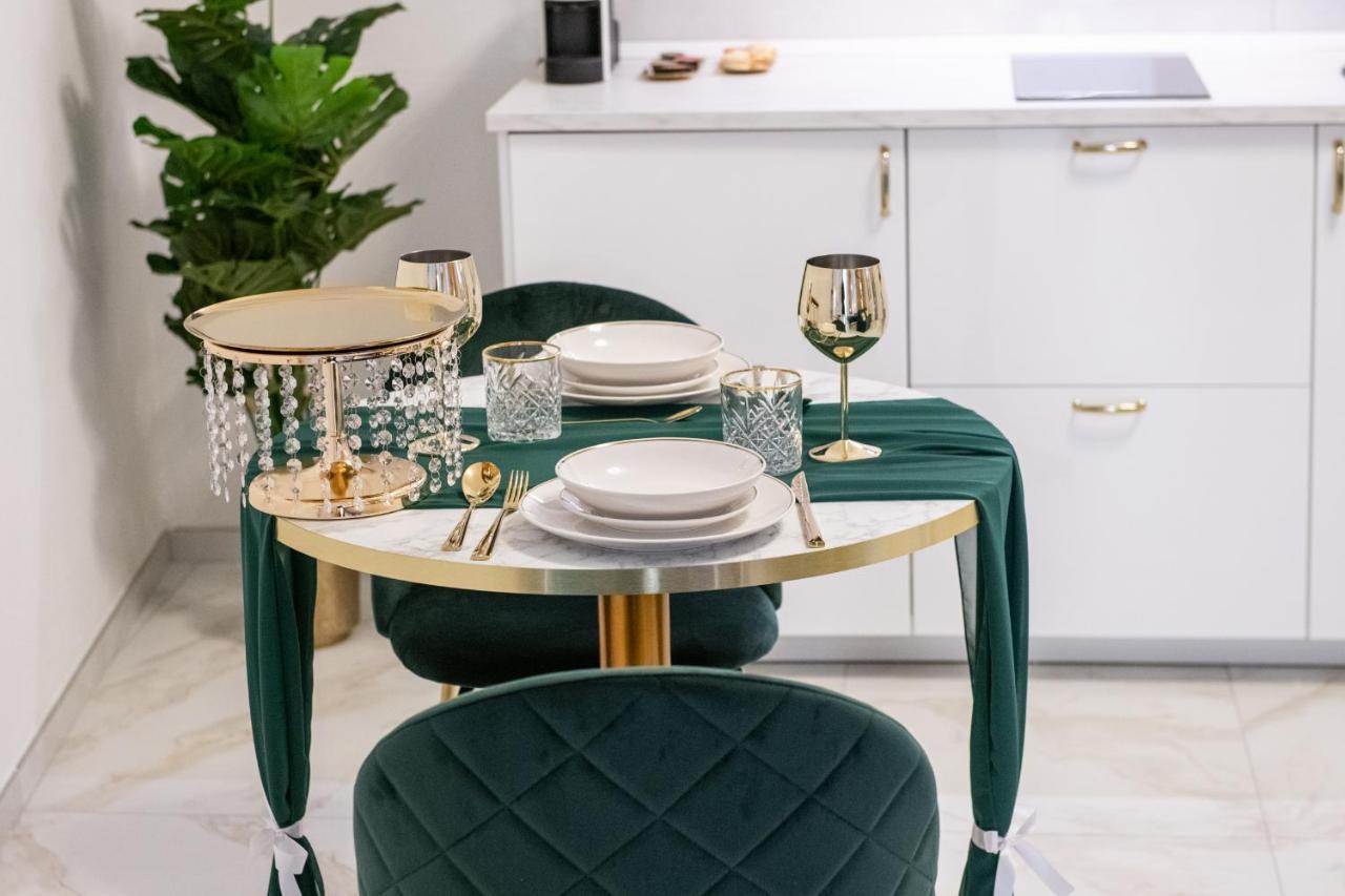 Fashion Apartment Gold Bologna With Jacuzzi & Car Garage エクステリア 写真