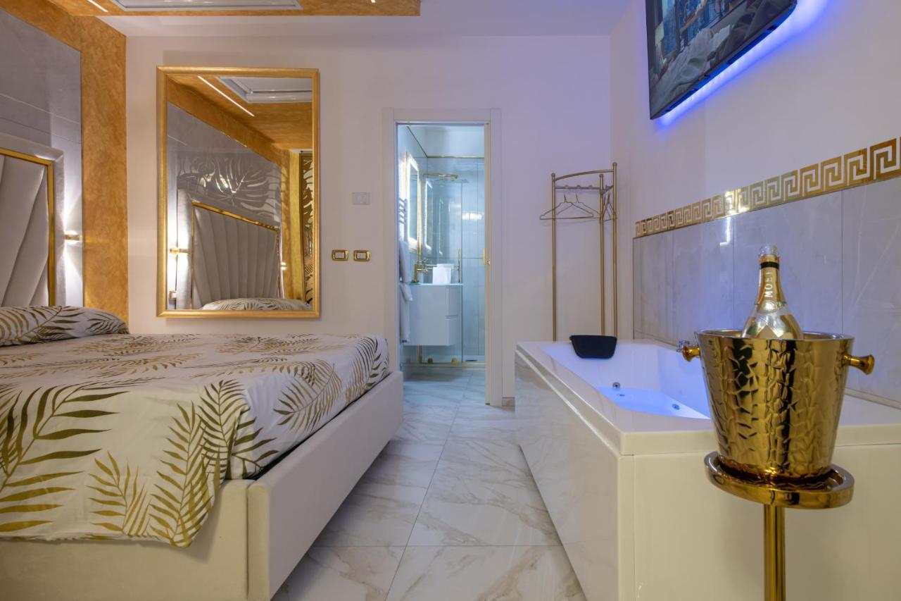 Fashion Apartment Gold Bologna With Jacuzzi & Car Garage エクステリア 写真