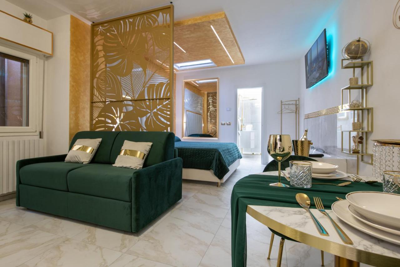 Fashion Apartment Gold Bologna With Jacuzzi & Car Garage エクステリア 写真