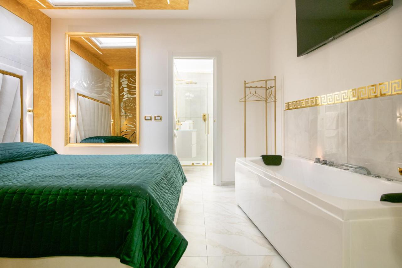 Fashion Apartment Gold Bologna With Jacuzzi & Car Garage エクステリア 写真