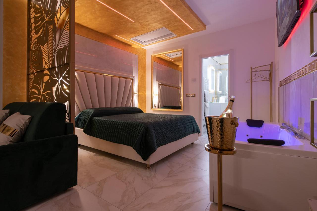 Fashion Apartment Gold Bologna With Jacuzzi & Car Garage エクステリア 写真