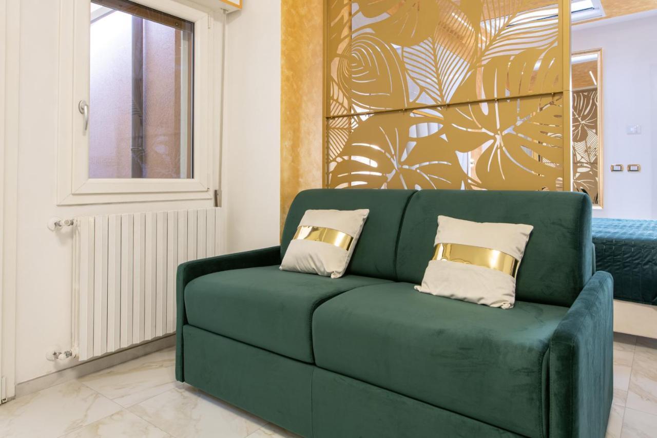Fashion Apartment Gold Bologna With Jacuzzi & Car Garage エクステリア 写真